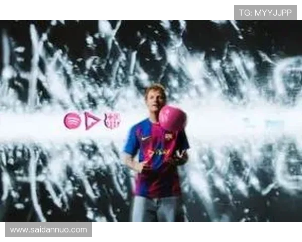 莱万感慨黄老板新专辑出现在国家德比球衣上这是一次独特的经历